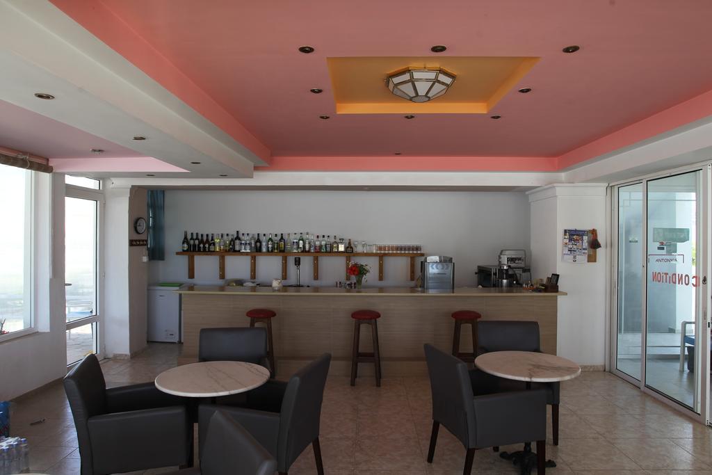 Antonis Hotel Кефалос Екстериор снимка