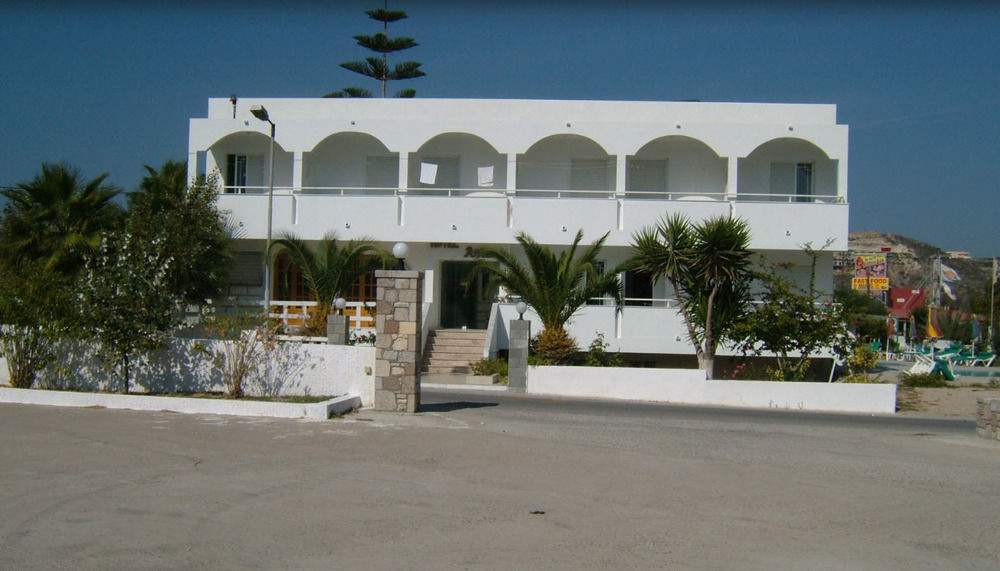 Antonis Hotel Кефалос Екстериор снимка