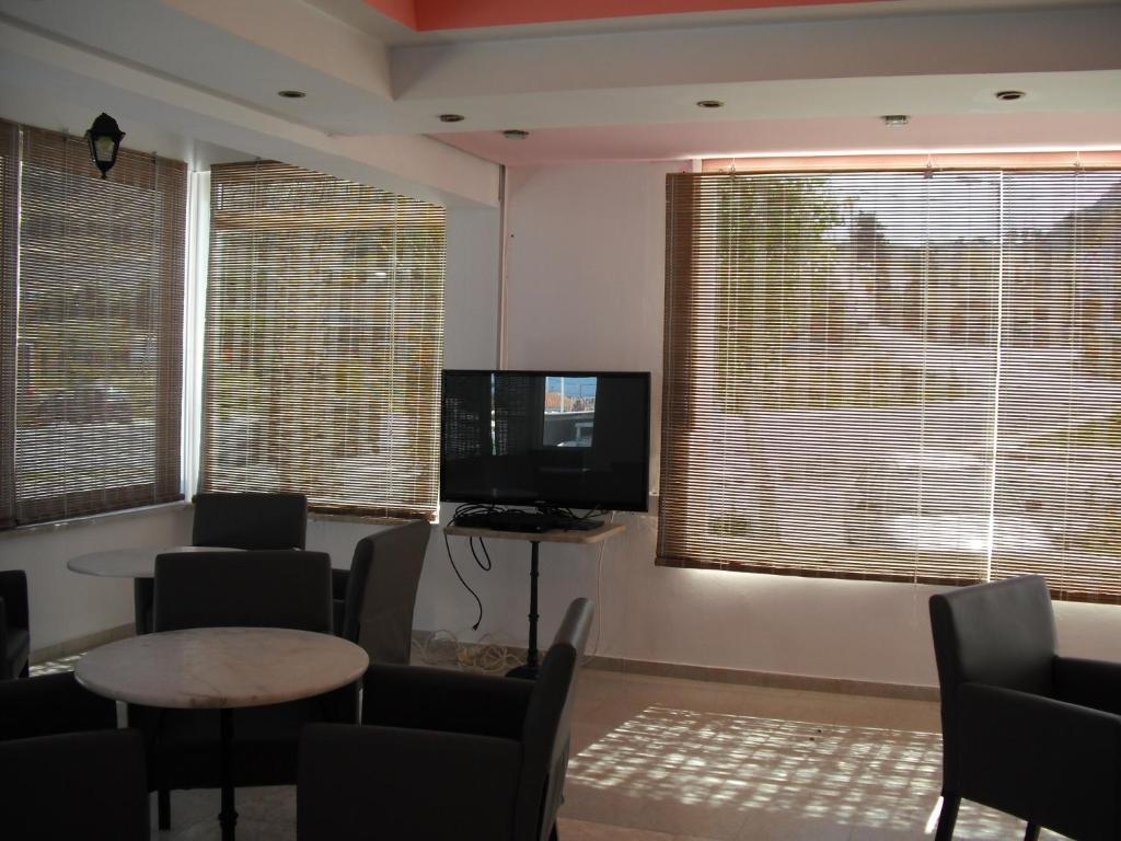 Antonis Hotel Кефалос Екстериор снимка
