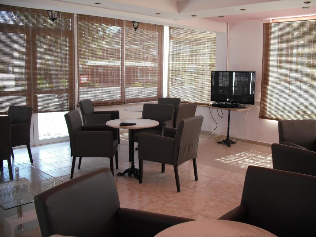 Antonis Hotel Кефалос Екстериор снимка