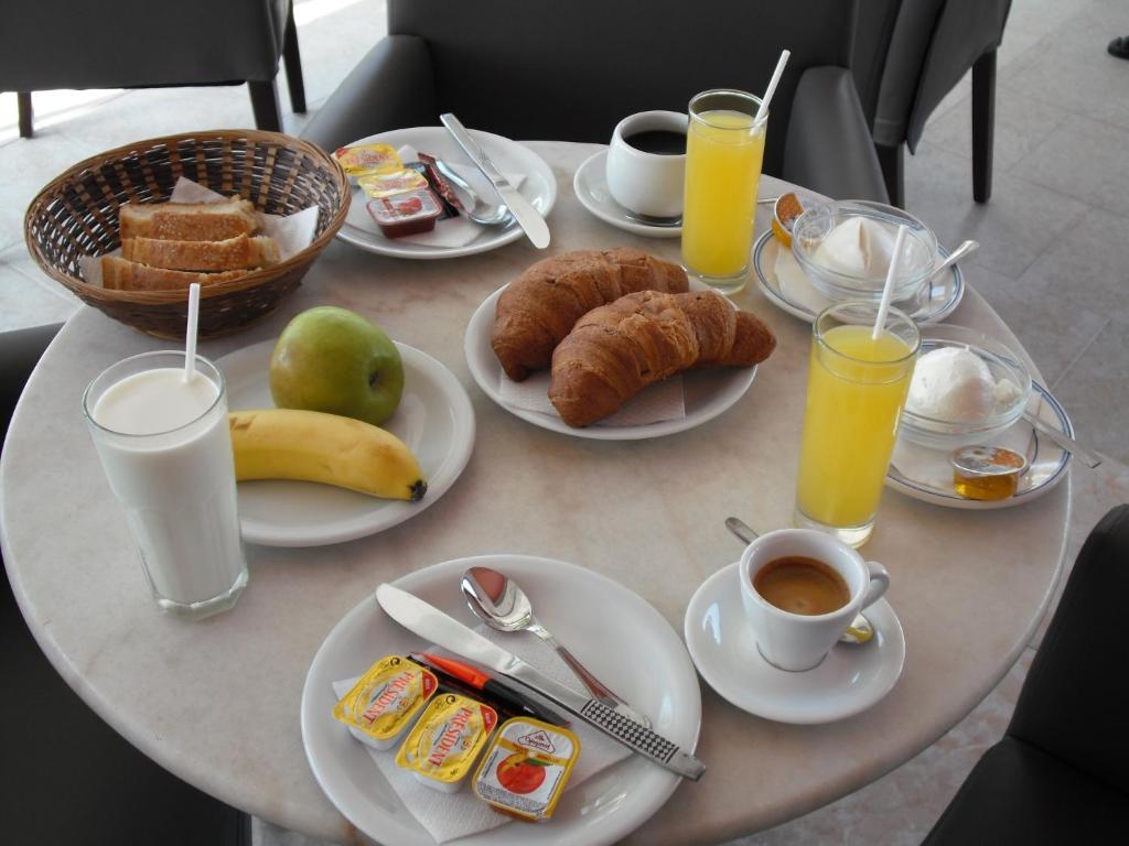 Antonis Hotel Кефалос Екстериор снимка