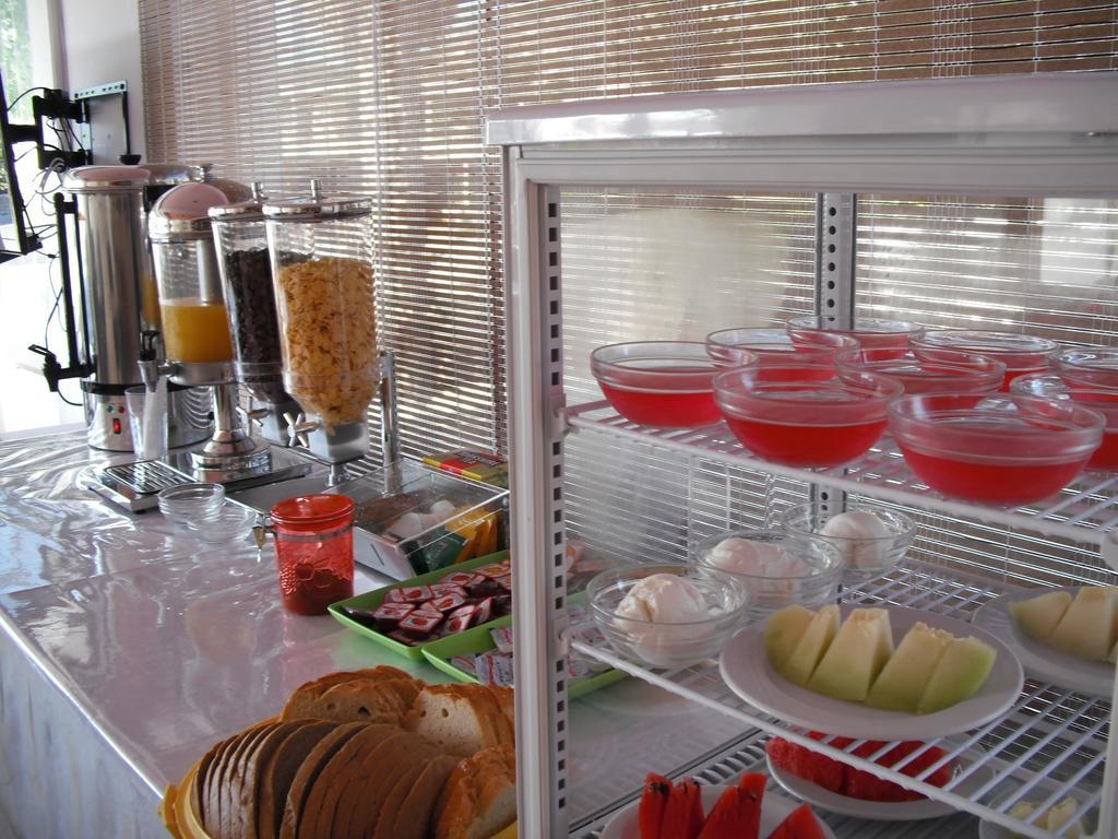 Antonis Hotel Кефалос Екстериор снимка